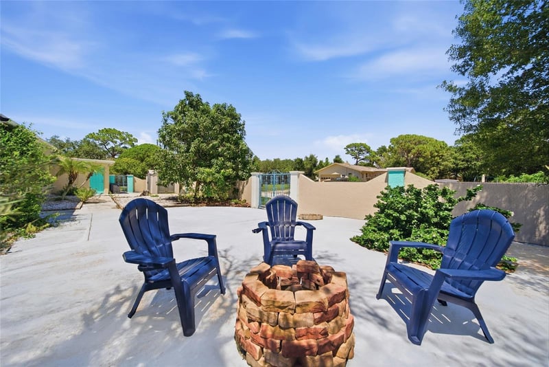 1403 Garden Ave, Tarpon Springs, FL 34689