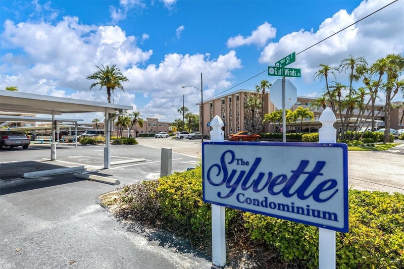 6363 Gulf Winds Dr #233, St Petersburg, FL 33706