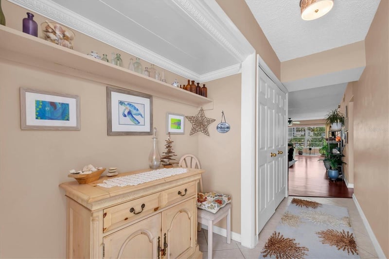 6363 Gulf Winds Dr #233, St Petersburg, FL 33706