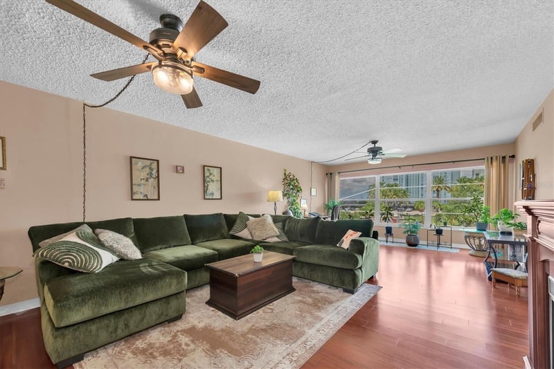 6363 Gulf Winds Dr #233, St Petersburg, FL 33706