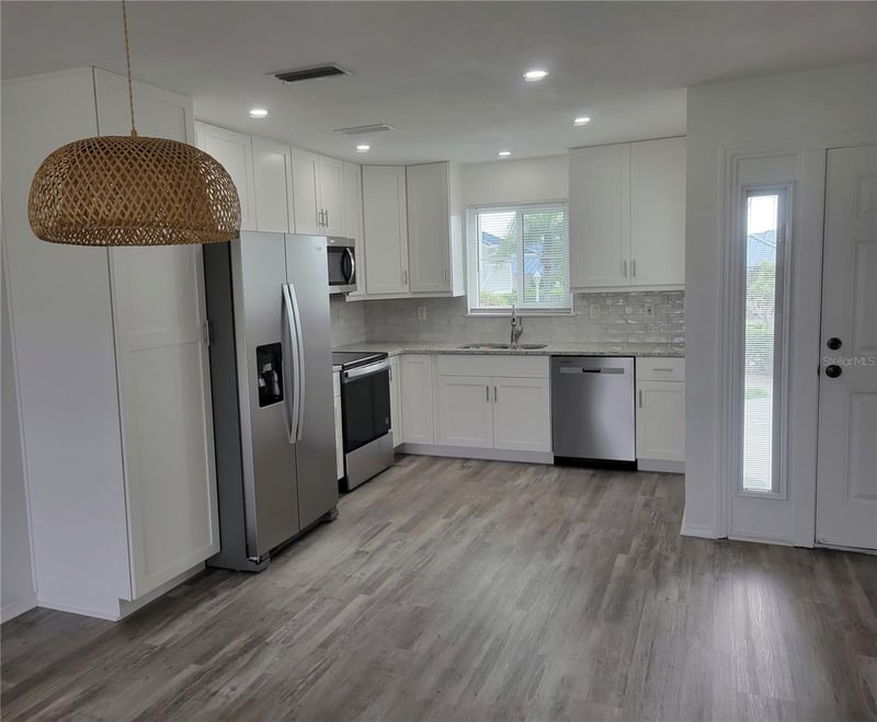 957 Sandpiper Cir, Bradenton, FL 34209