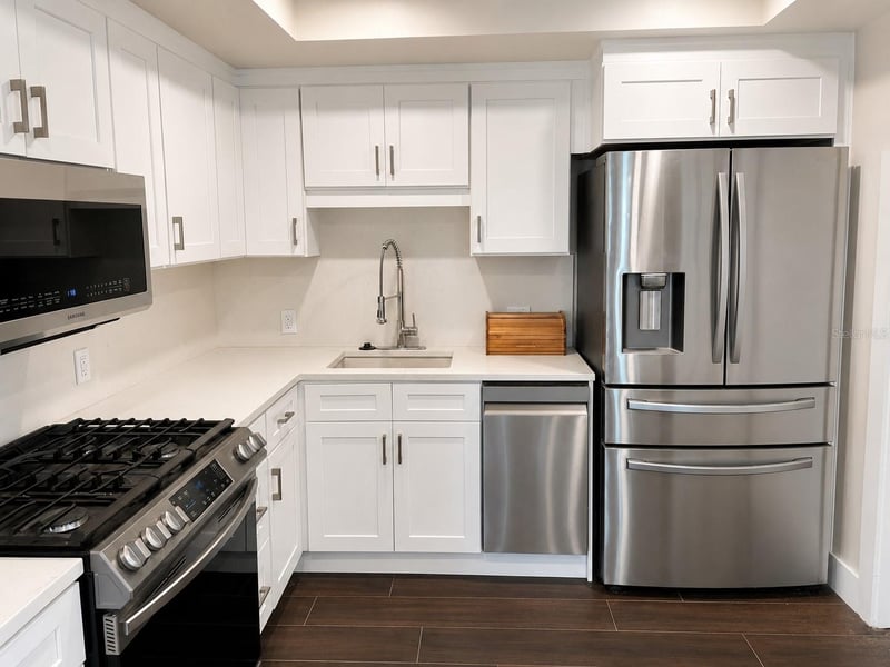 1847 Shore Dr #101, St Petersburg, FL 33707