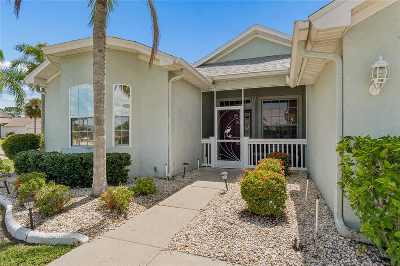 1119 Villeroy Dr, Sun City Center, FL 33573