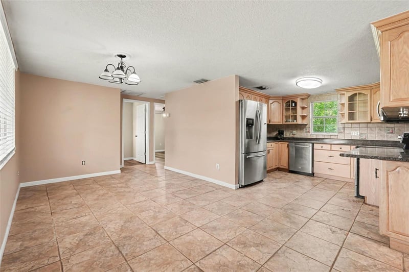 805 College Ave, Ruskin, FL 33570