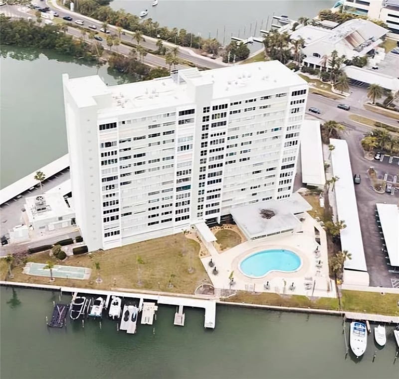 31 Island Way #703, Clearwater Beach, FL 33767
