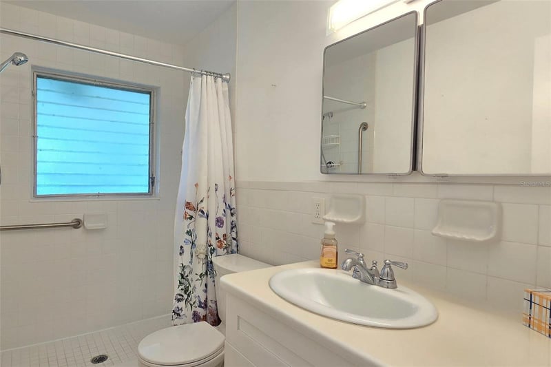 11450 80th Ave, Seminole, FL 33772