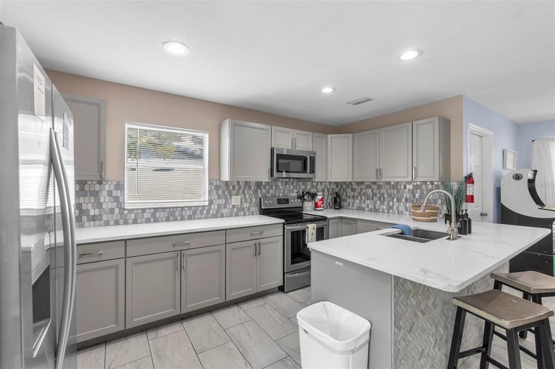 2714 42nd St, Bradenton, FL 34205