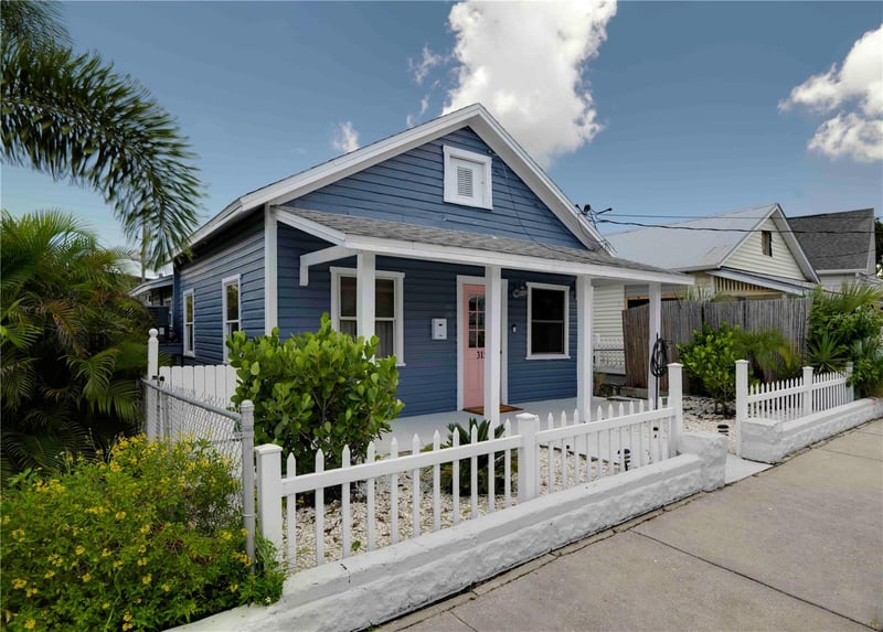 315 Hope St, Tarpon Springs, FL 34689