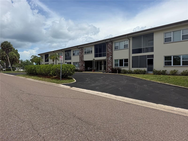 416 73rd Ave #205, St Petersburg, FL 33702
