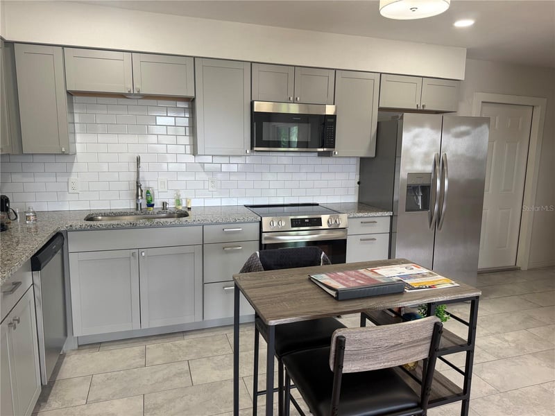 416 73rd Ave #205, St Petersburg, FL 33702