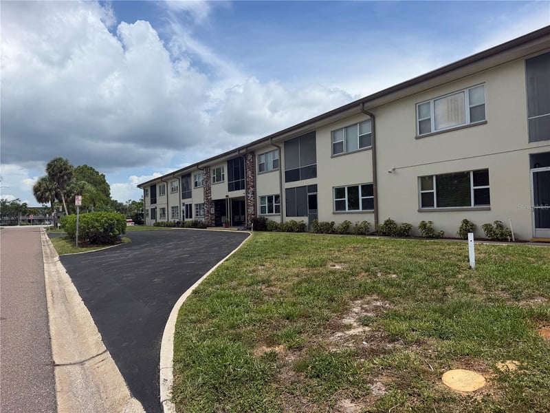 416 73rd Ave #205, St Petersburg, FL 33702