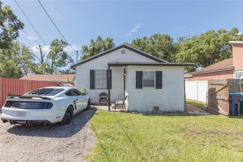 1526 Clinton , Tampa, FL 33604