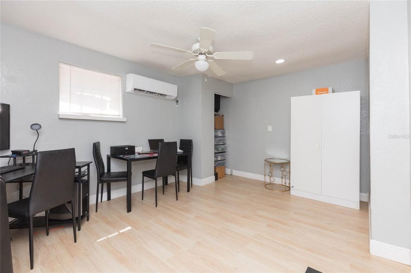 1526 Clinton , Tampa, FL 33604