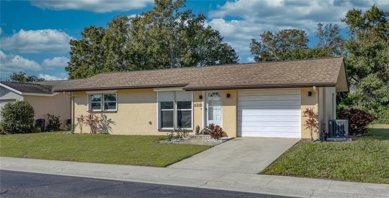 4318 Great Lakes Dr, Clearwater, FL 33762