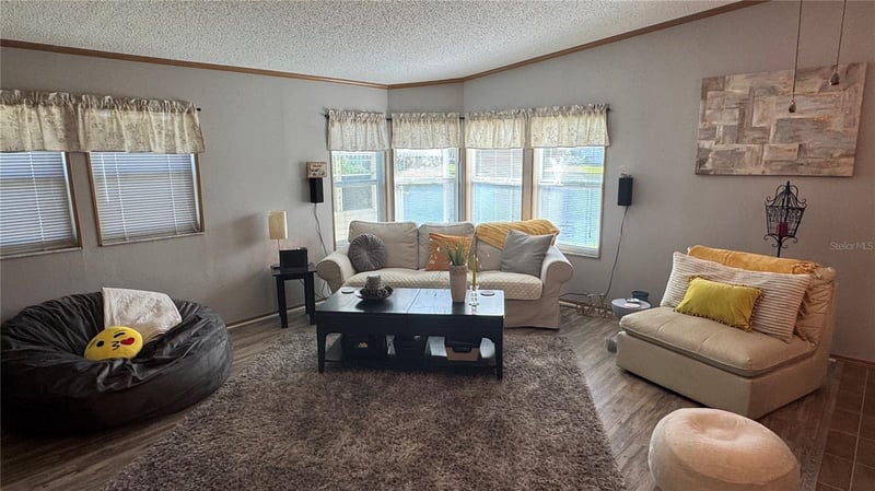 1001 Starkey Rd #723, Largo, FL 33771