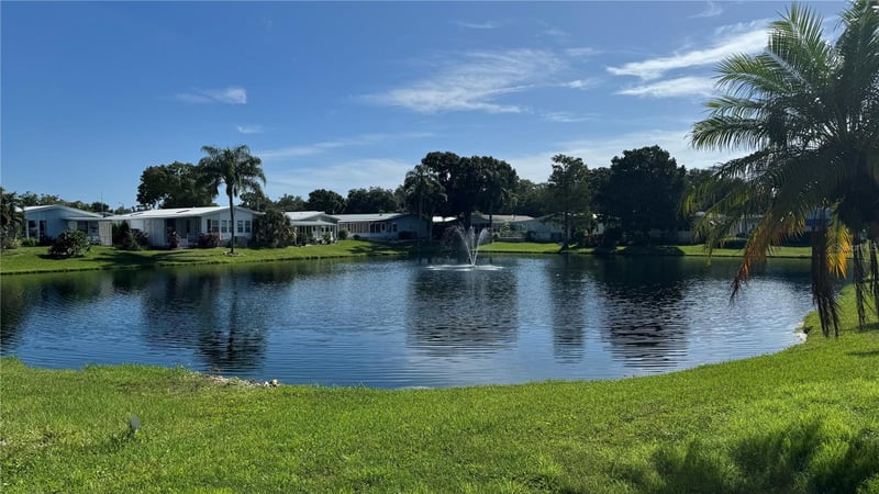 1001 Starkey Rd #723, Largo, FL 33771