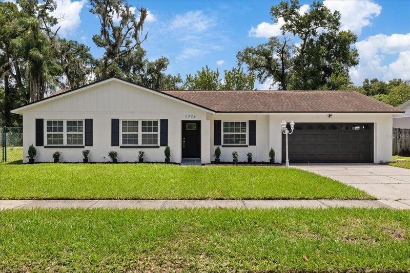 2928 Forest Cir, Seffner, FL 33584