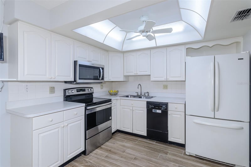 1139 Orange Tree Cir E #A, Palm Harbor, FL 34684