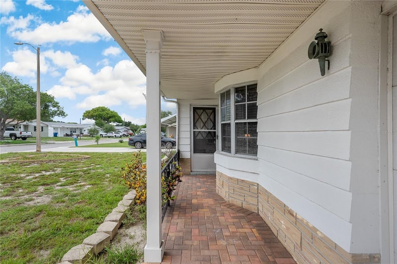 3410 Columbus Dr, Holiday, FL 34691