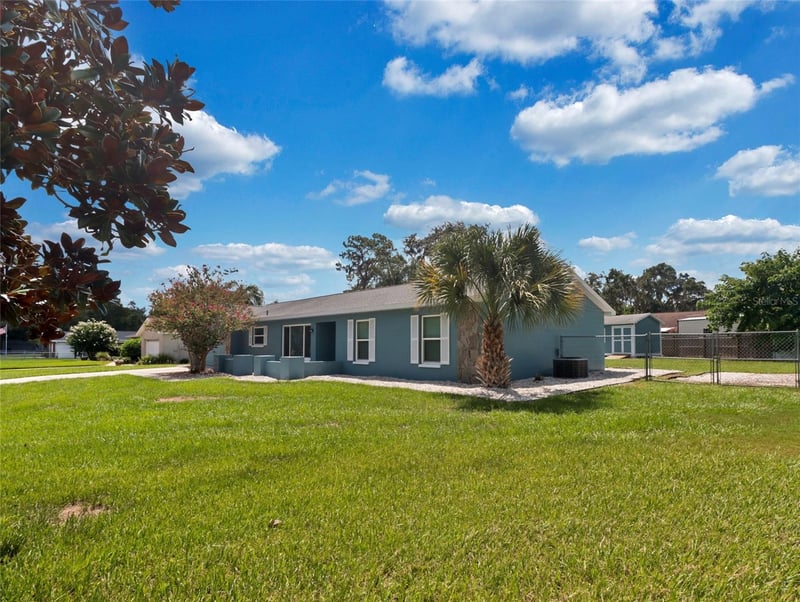 2423 Buckhorn Manor Dr, Valrico, FL 33594