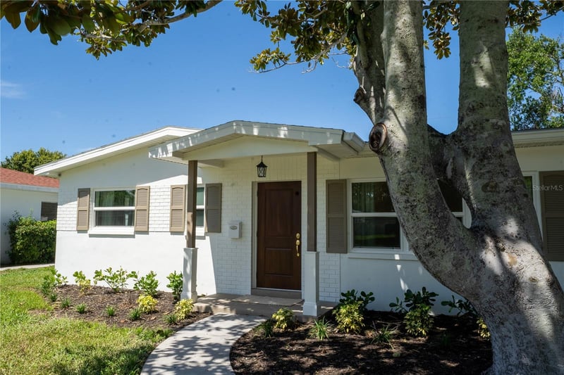 2090 76th St, St Petersburg, FL 33710