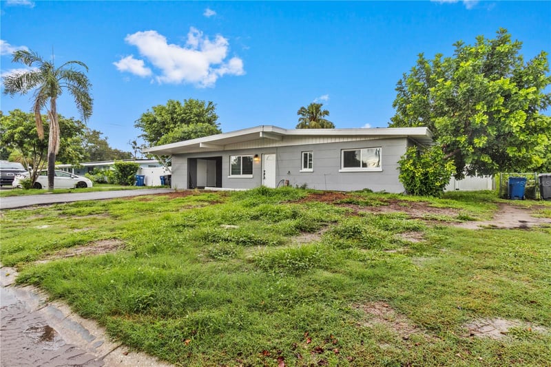 5711 21st St, Bradenton, FL 34207