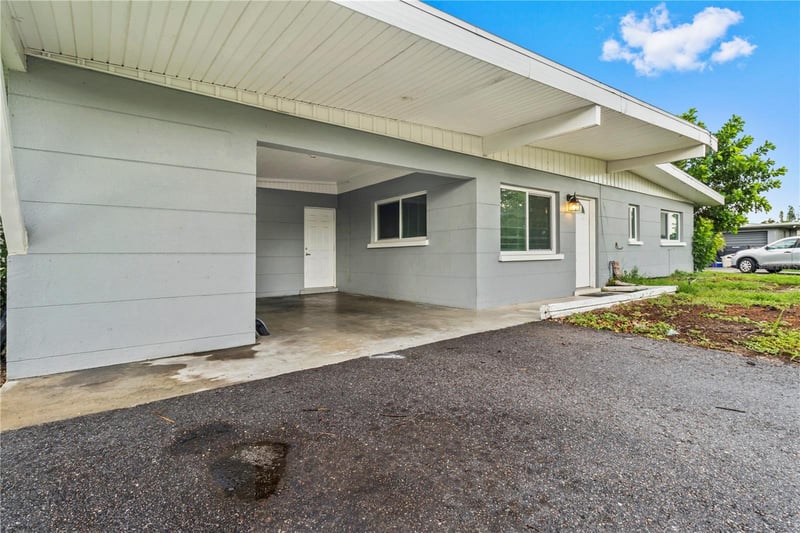 5711 21st St, Bradenton, FL 34207