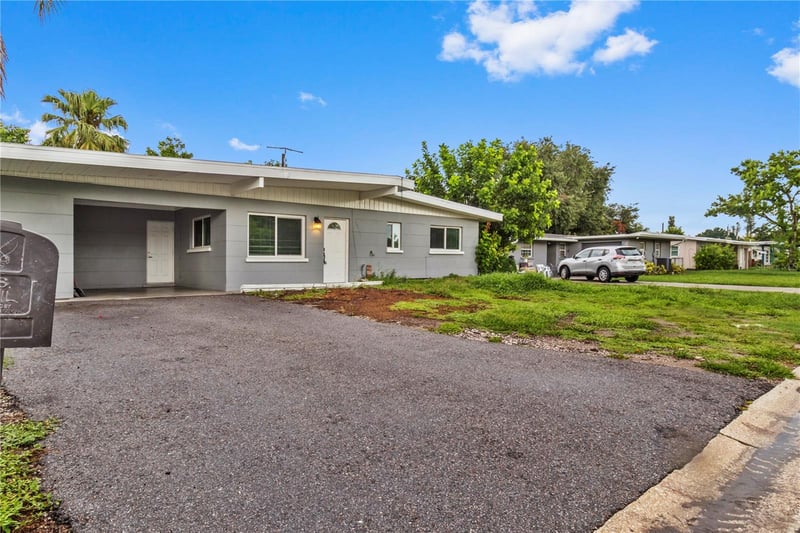 5711 21st St, Bradenton, FL 34207