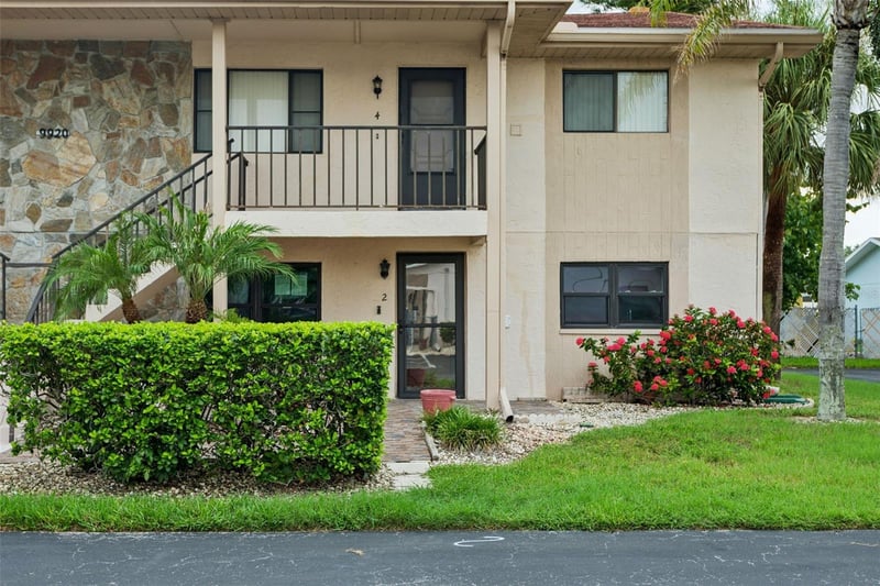 9920 Eagles Point Cir #2, Port Richey, FL 34668
