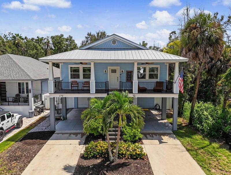 170 E Spruce St, Tarpon Springs, FL 34689