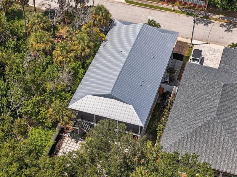 170 E Spruce St, Tarpon Springs, FL 34689