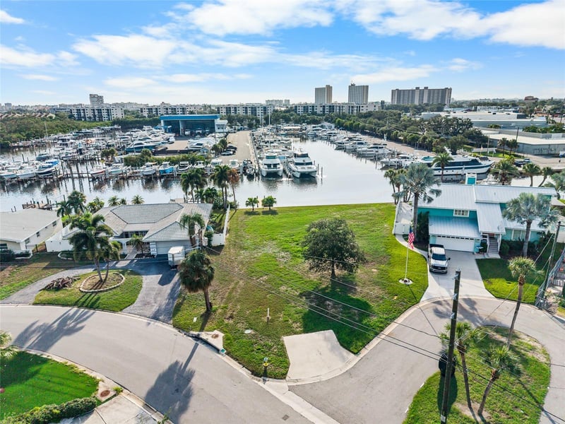 1301 Sea Gull Dr, St Petersburg, FL 33707