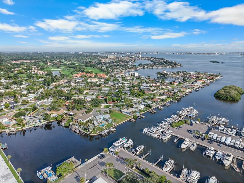 1301 Sea Gull Dr, St Petersburg, FL 33707