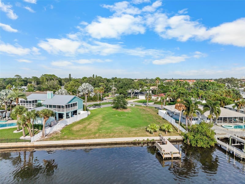 1301 Sea Gull Dr, St Petersburg, FL 33707