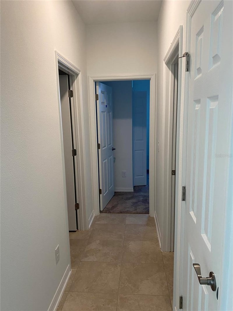 10725 New Morning Dr, Tampa, FL 33647
