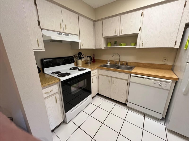 670 Green Valley Rd #F5, Palm Harbor, FL 34683