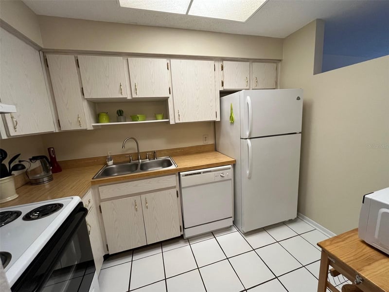 670 Green Valley Rd #F5, Palm Harbor, FL 34683