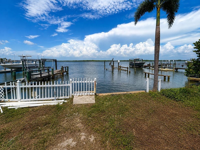 6111 Bayou Grande Blvd, St Petersburg, FL 33703
