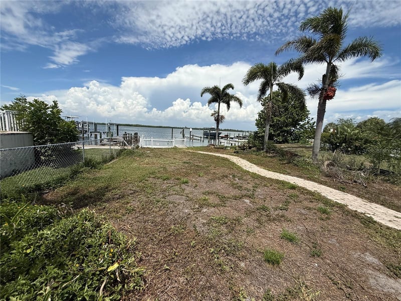 6111 Bayou Grande Blvd, St Petersburg, FL 33703