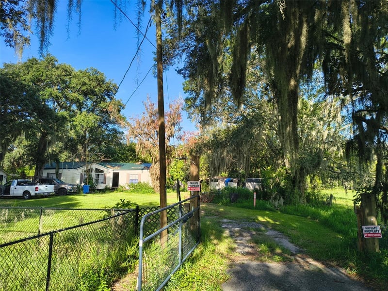 3609 Maxwell Rd, Plant City, FL 33566