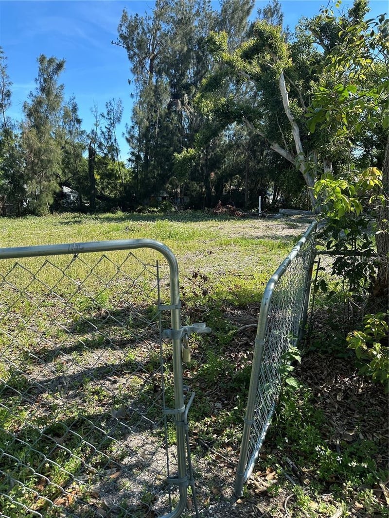 4049 45th Ave, St Petersburg, FL 33714