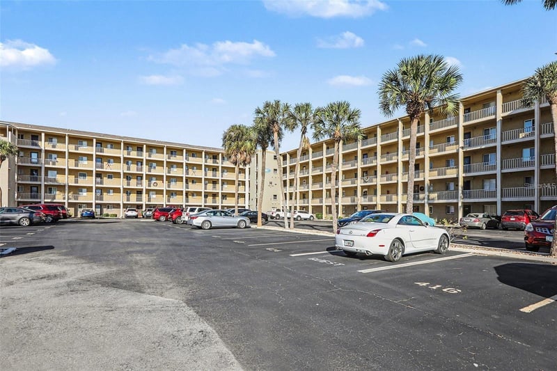3723 Lake Bayshore Dr #H206, Bradenton, FL 34205