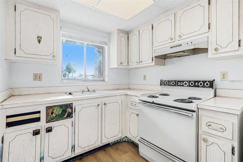 3723 Lake Bayshore Dr #H206, Bradenton, FL 34205