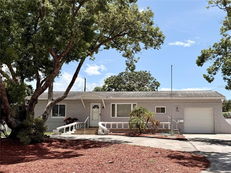 4320 Yardley Ave, St Petersburg, FL 33713
