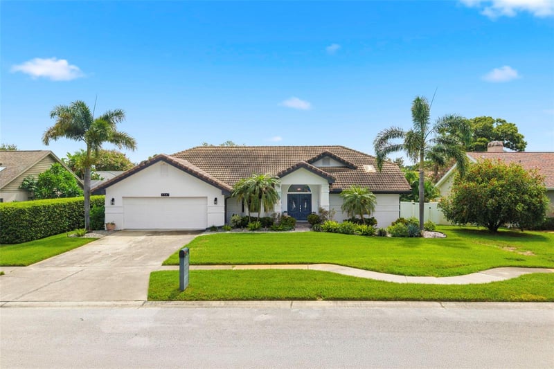 3347 Lake Shore Ln, Clearwater, FL 33761