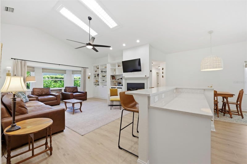 3347 Lake Shore Ln, Clearwater, FL 33761