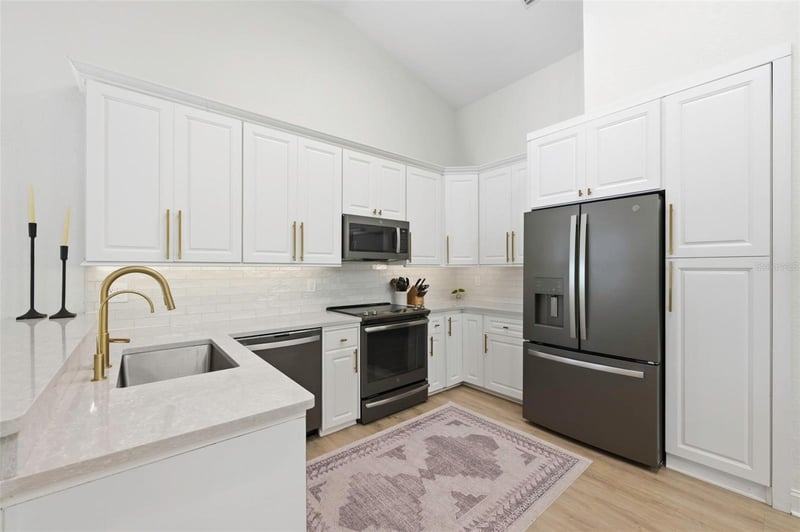 3347 Lake Shore Ln, Clearwater, FL 33761