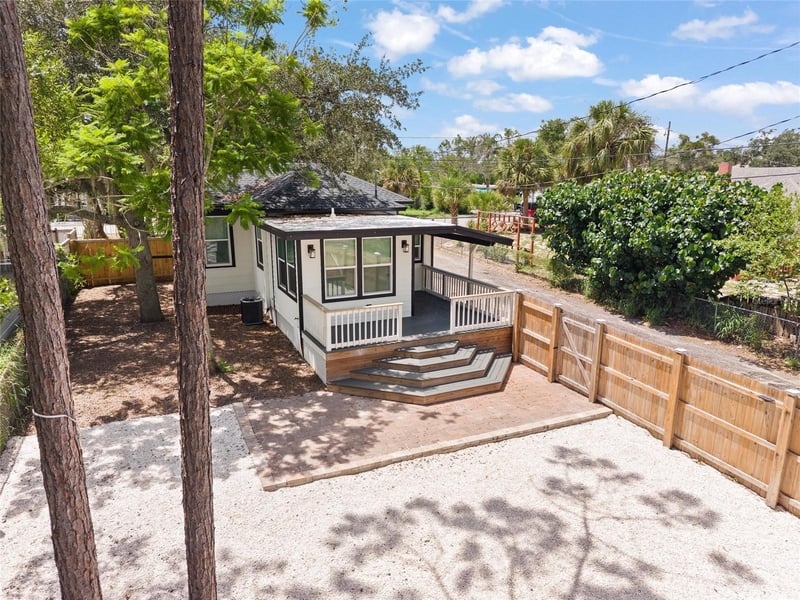 136 Ring Ave, Tarpon Springs, FL 34689