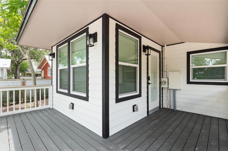 136 Ring Ave, Tarpon Springs, FL 34689