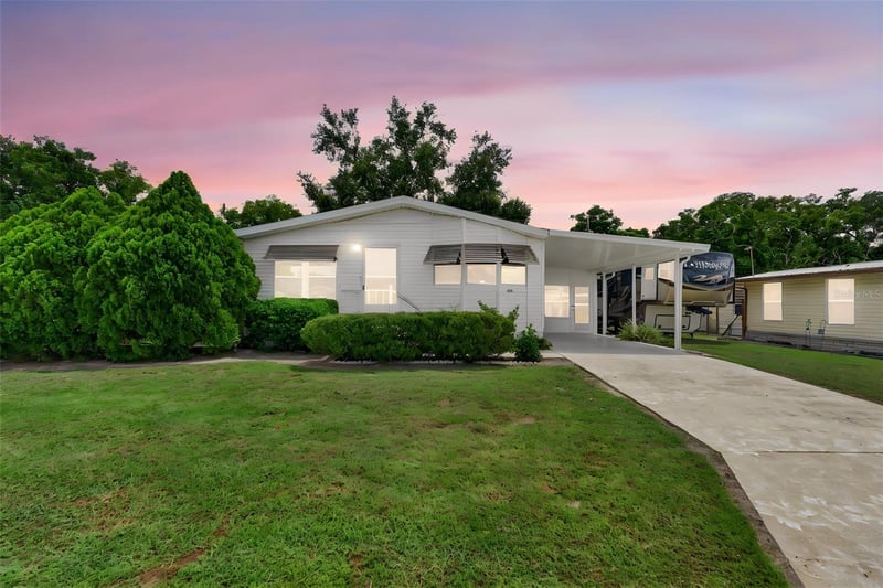 39200 Ola Ave, Zephyrhills, FL 33542